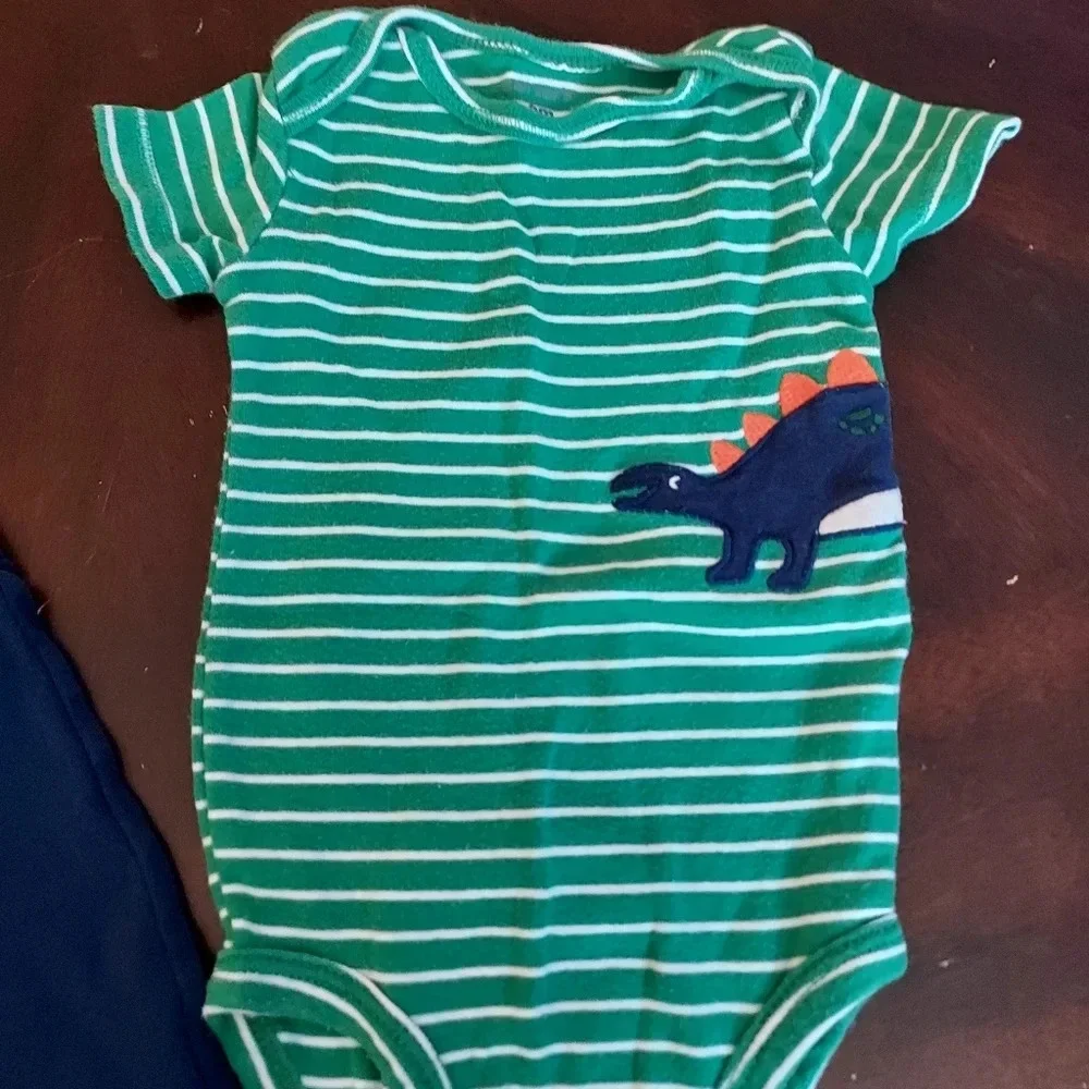 Carter's 2-Piece Striped Bodysuit with Dino and Pant Set in Size 6M
